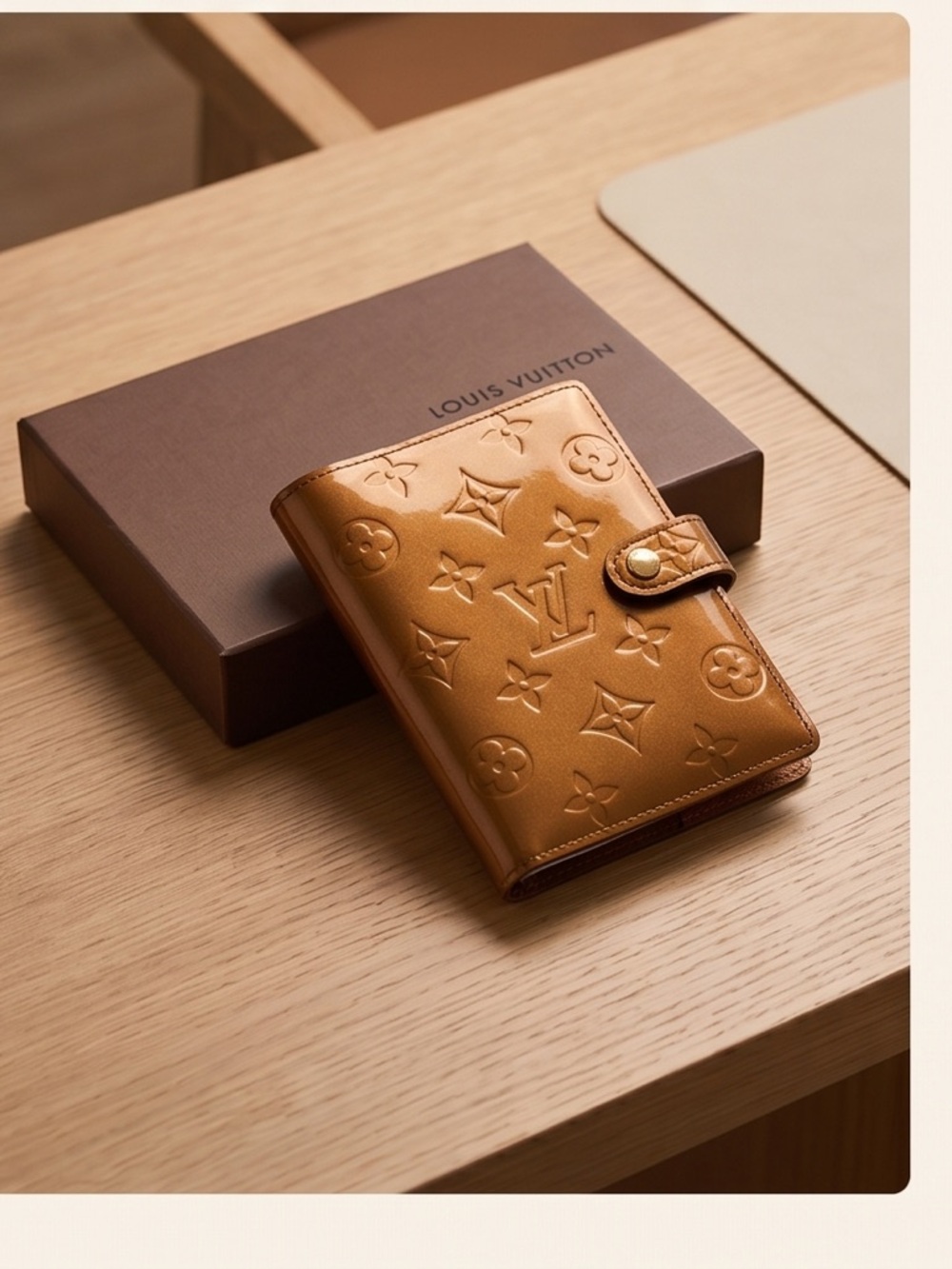 Louis Vuitton Cognac Vernis Monogram Agenda Cover - Picture 4 of 9